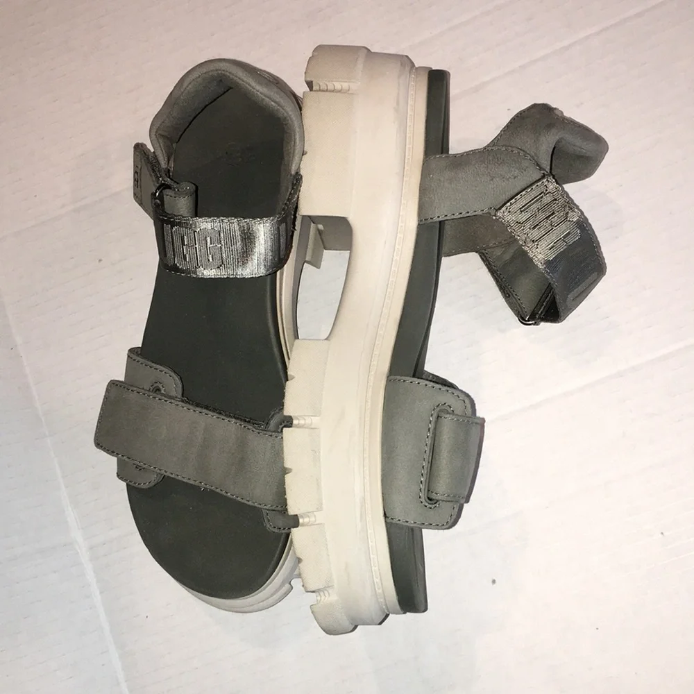 UGG this listing